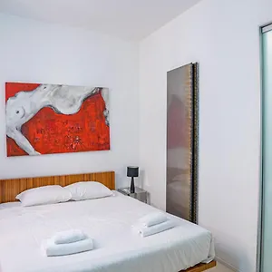 Stylish Close To Piazza Navona Apartment